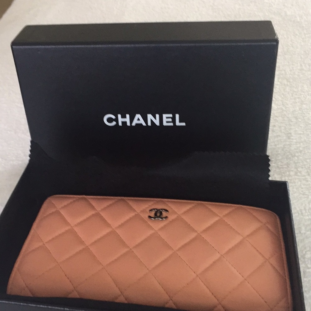 Chanel wallet Authentic 100%